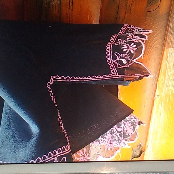 โ๏ธ Black Silk Blouse WILLI SMITH w/SKIRT SEQUINS & EMBROIDERED PINK Sz 10 - Picture 6 of 13